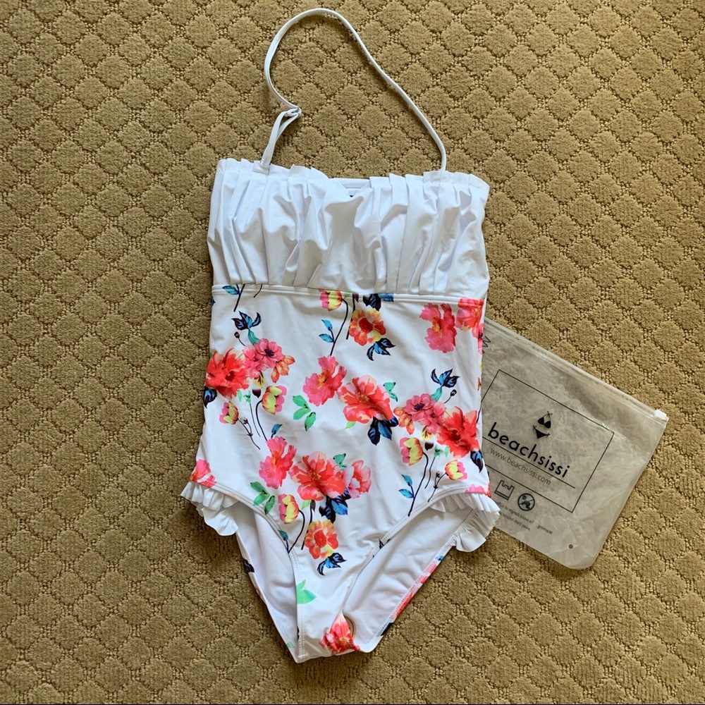 New Beachsissi Floral Swimsuit, size medium